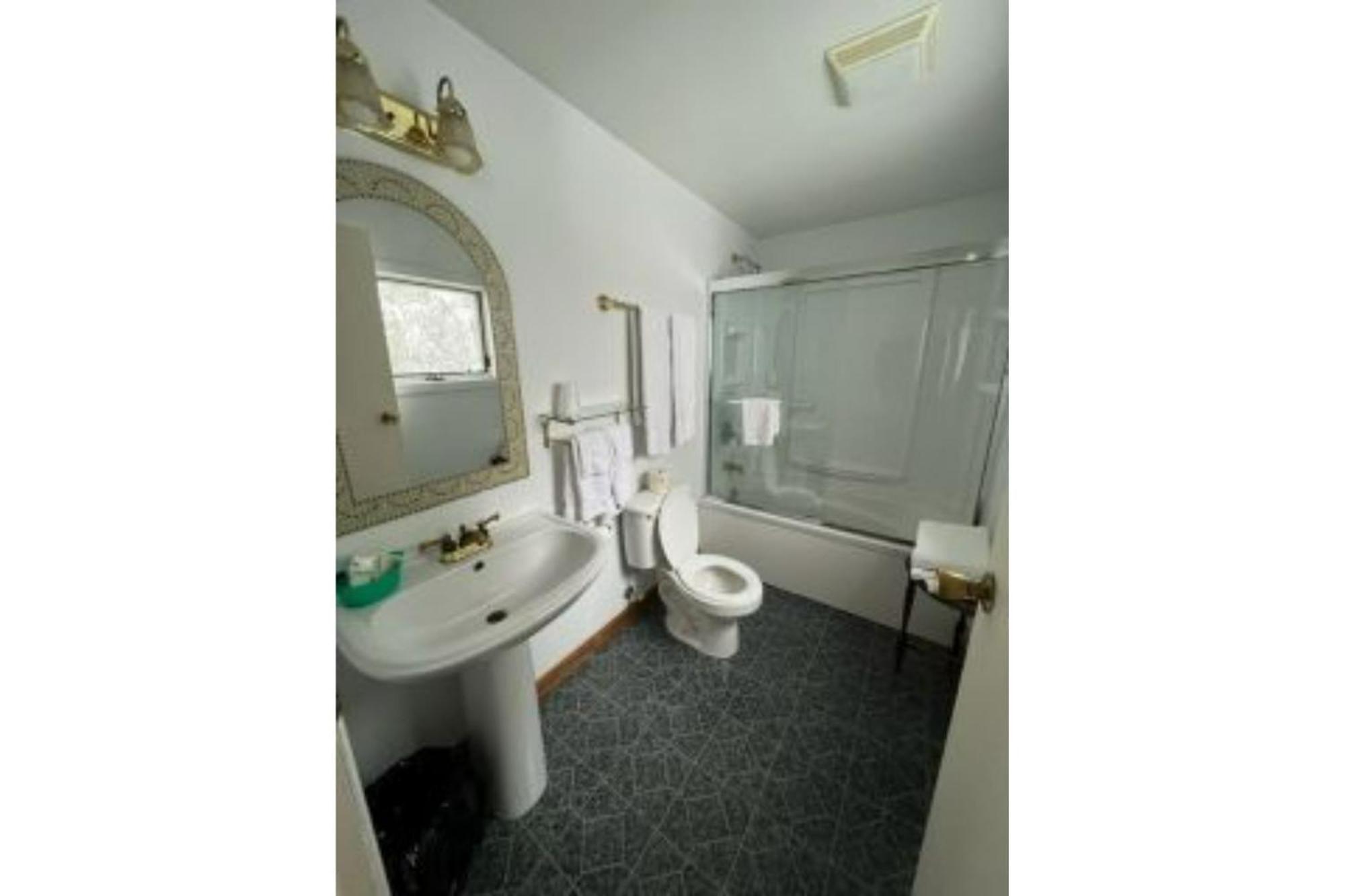 The Bavarian Manor Bed & Breakfast Purling