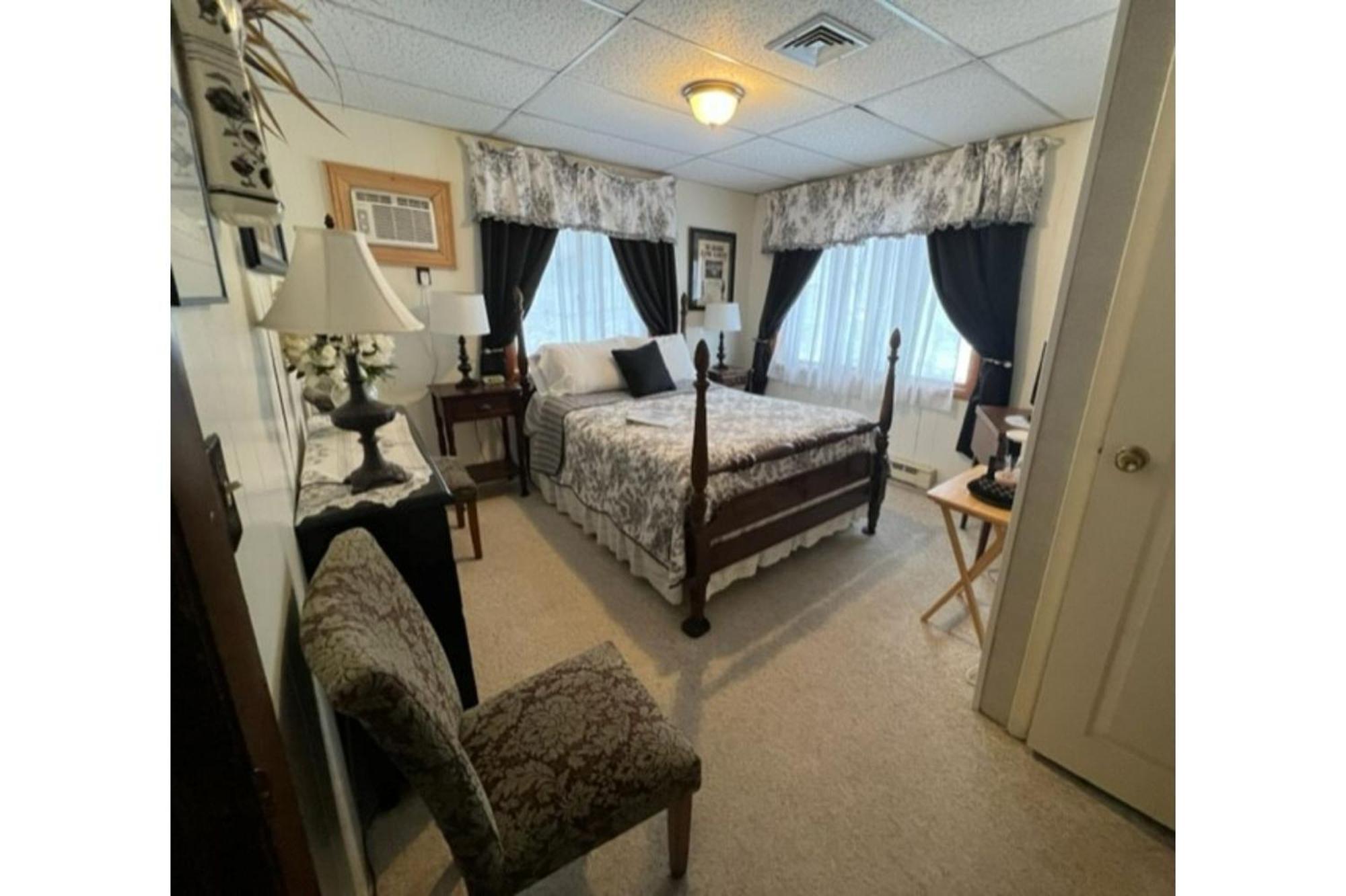 The Bavarian Manor Bed & Breakfast Purling