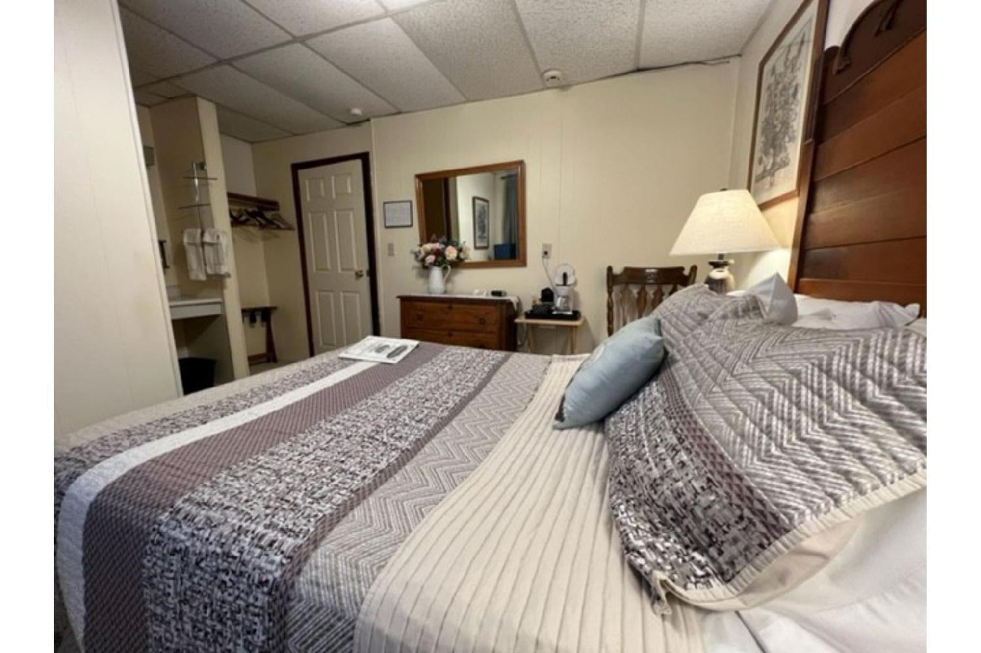 The Bavarian Manor Bed & Breakfast 2*