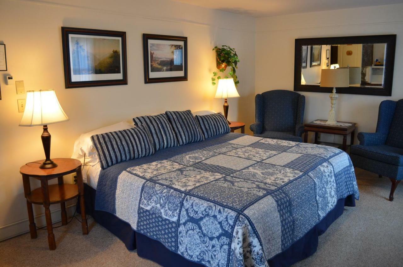 The Bavarian Manor Bed & Breakfast Purling
